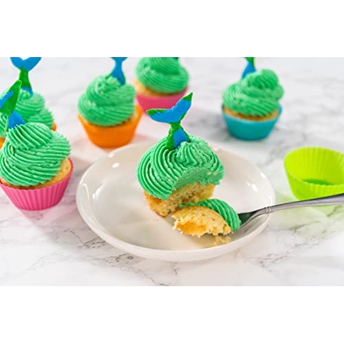 Bakerpan Buttercream Frosting Mix, Vanilla Flavor Icing Topping,