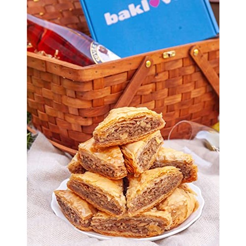Bakluva 16-Piece Baklava Pastry Dessert Gift Box - 16 Large 2....
