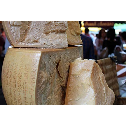 Parmigiano Reggiano D.O.P. Aged Over 16 Months 1 Pound