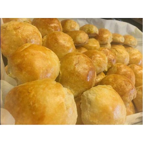 Gwenies Pastries, Mongo Hopia 1 Pack/5 Pieces Per Pack Consum