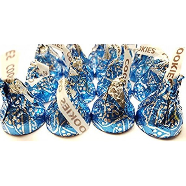Hersheys Kisses Blue Cookies and Cream 4.25 Pounds Approx. 425 K...