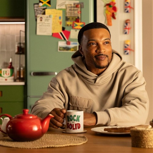 PG Tips 80 Original Non-Pyramid Black Tea Bags (Count of 80)