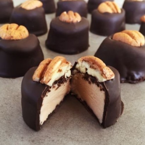 Woodford Reserve Premium Bourbon Balls In A Beautiful Equine Gif