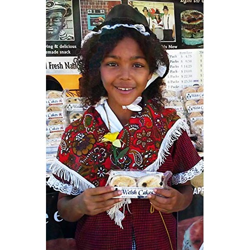 Welsh Baker Welsh Cakes - 2 Flavor Variety Box - 8 Cakes - Curra