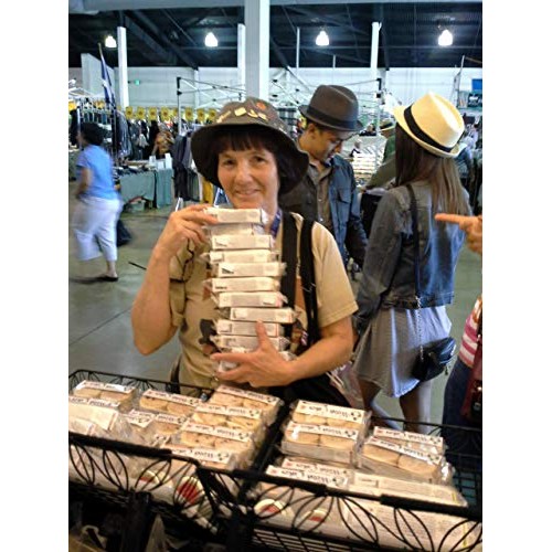 Welsh Baker Welsh Cakes - 2 Flavor Variety Box - 8 Cakes - Curra