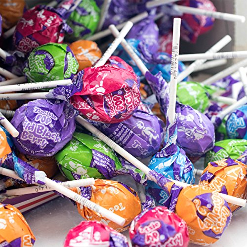 Tootsie Pops Assorted Wild Berry Flavors with Chocolatey Center,...